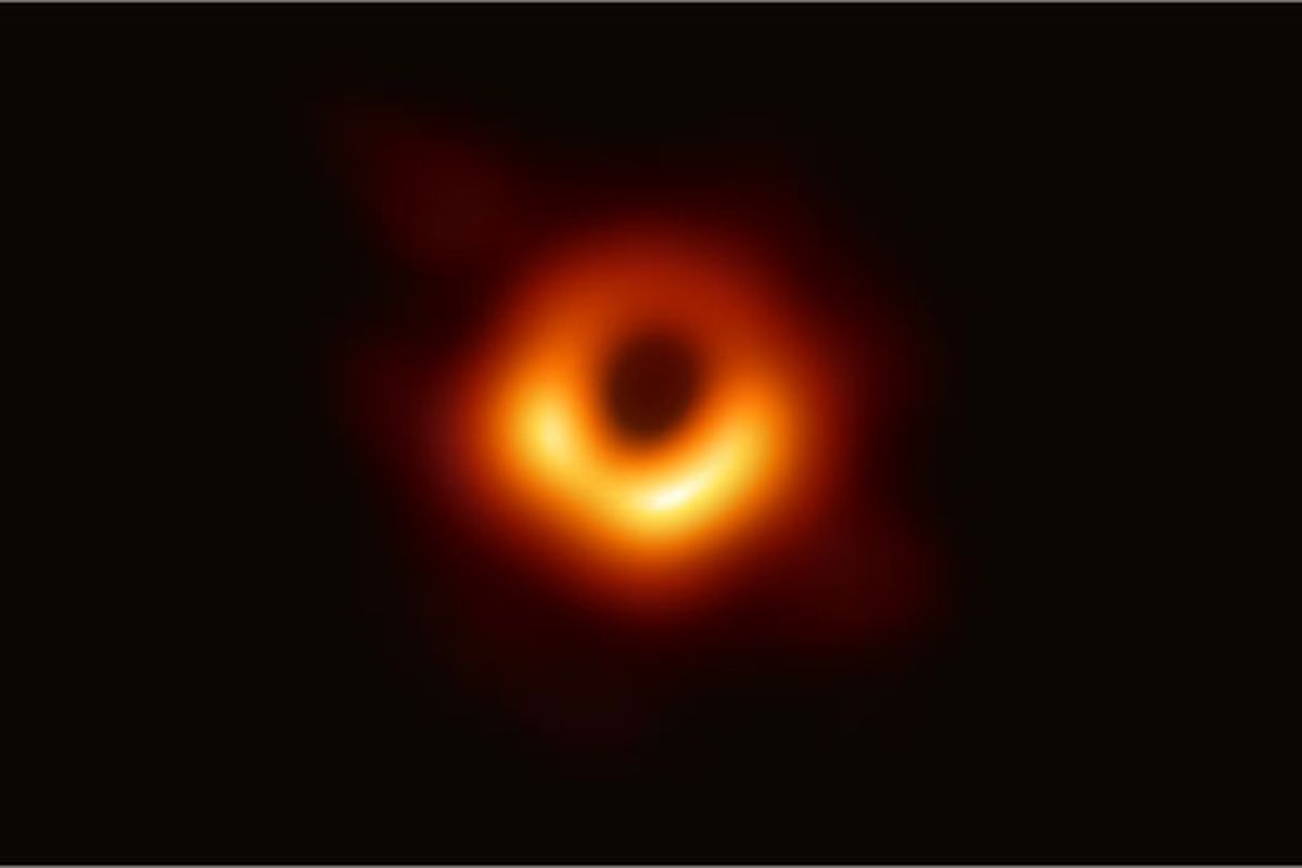 سیاه چاله چیست و چه ماهیتی دارد؟