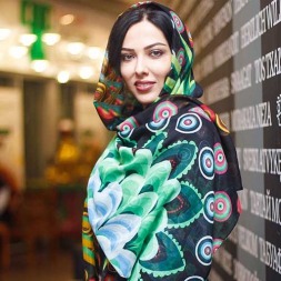 لیلا اوتادی از حاشیه تا متن لیلا اوتادی از حاشیه تا متن