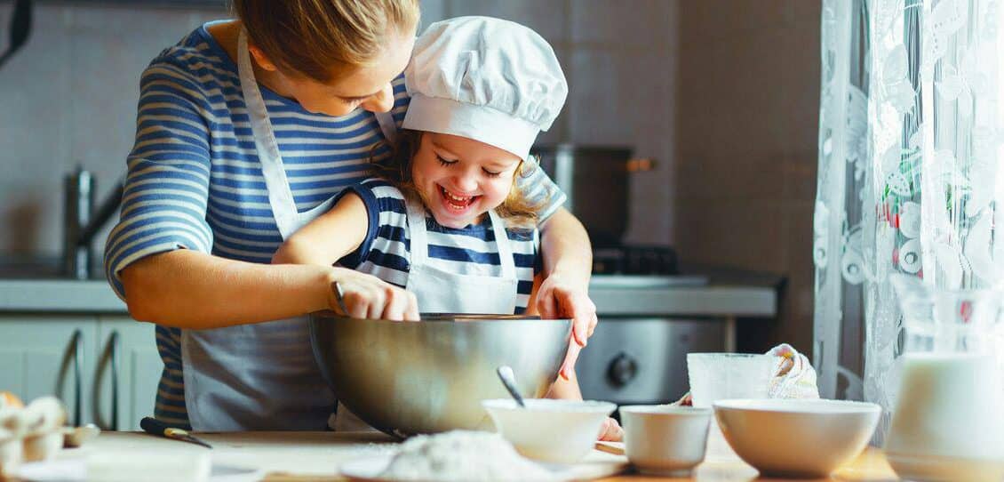 پخت شیرینی خانگی مخصوص کودکان