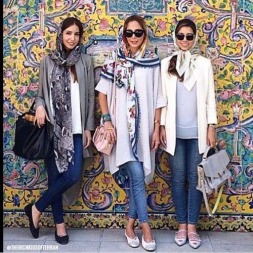 چند توصیه برای شیک پوشی خانم ها در محیط کار چند توصیه برای شیک پوشی خانم ها در محیط کار
